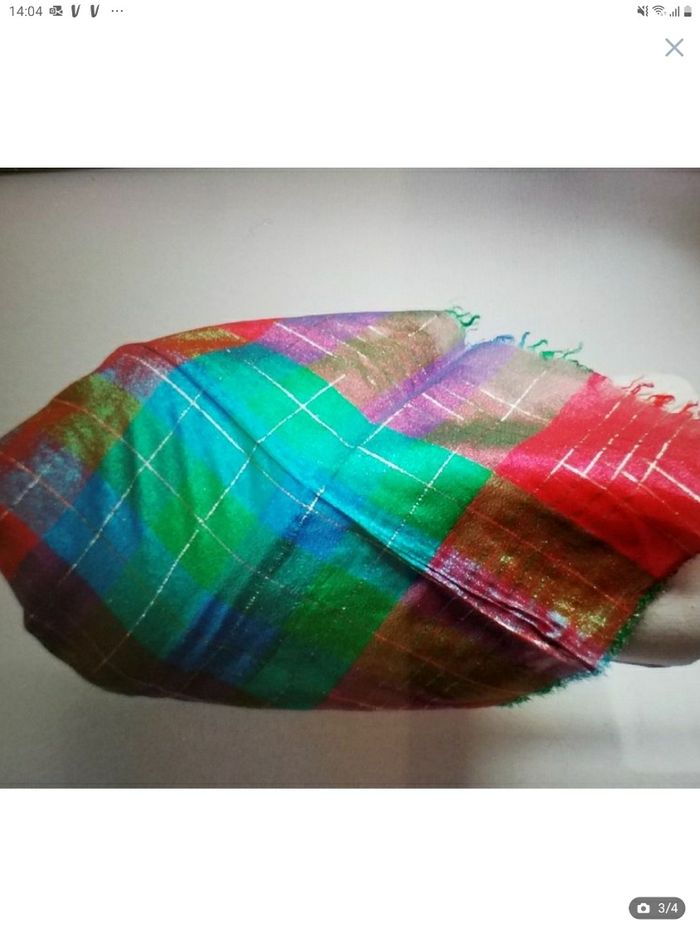 Châles multicolore pailleté très bon état - photo numéro 4