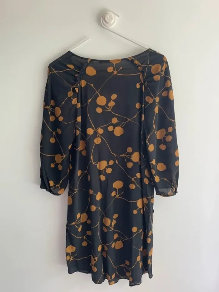 Robe noire en soie à motif orange Comptoir des Cotonniers - photo numéro 6
