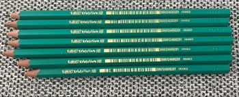 7 crayons de bois HB Bic