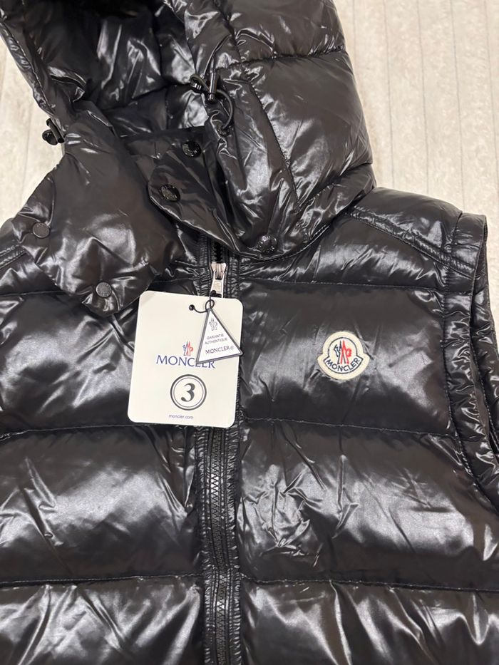 Doudoune Moncler sans manche - photo numéro 2