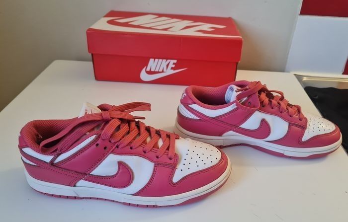 Nike dunk low archeo pink taille 37,5 - photo numéro 3
