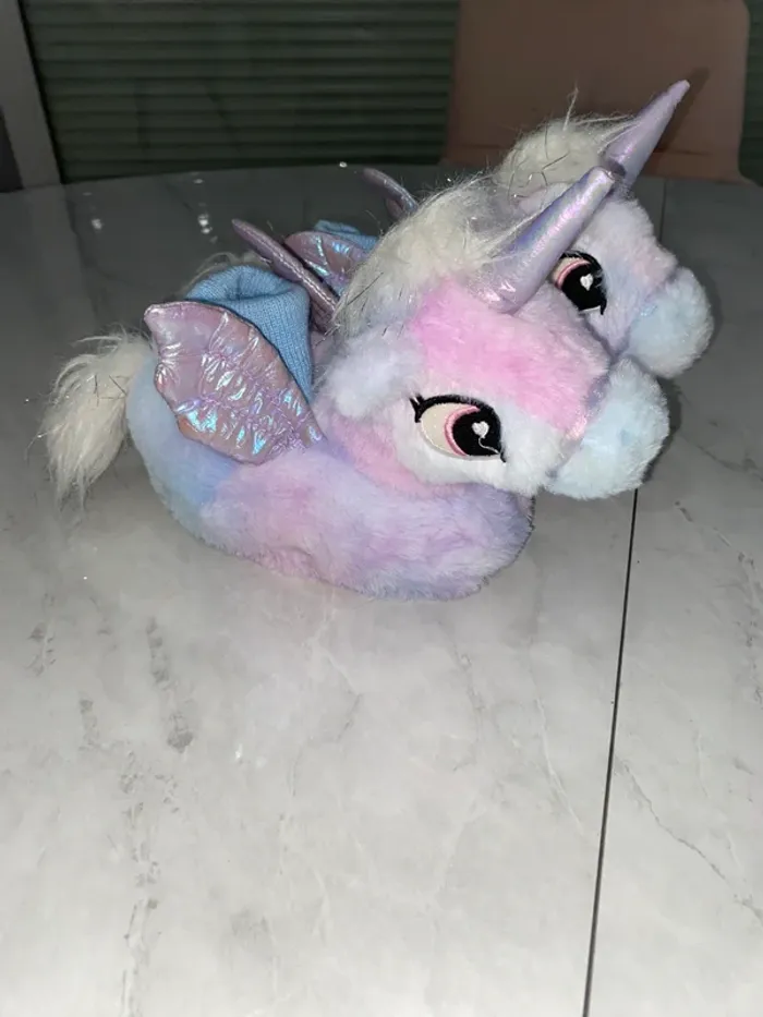 Chaussons peluche licorne
