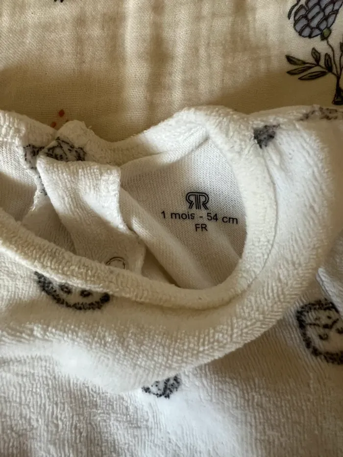 Lot de 2 pyjama 1 mois. - photo numéro 3