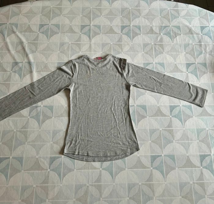 T shirt fille - 10 ans - Kiabi - en très bon état - photo numéro 2