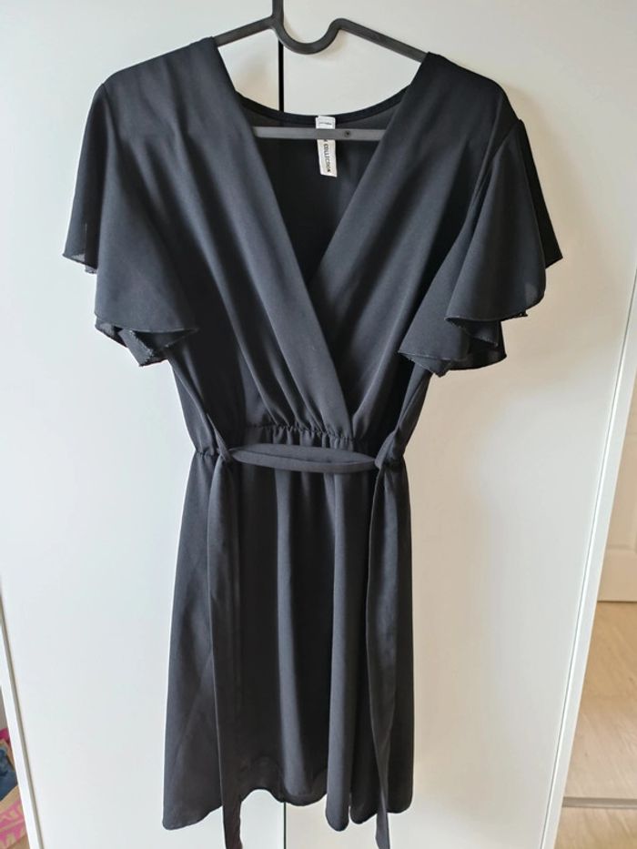Robe noire - photo numéro 2
