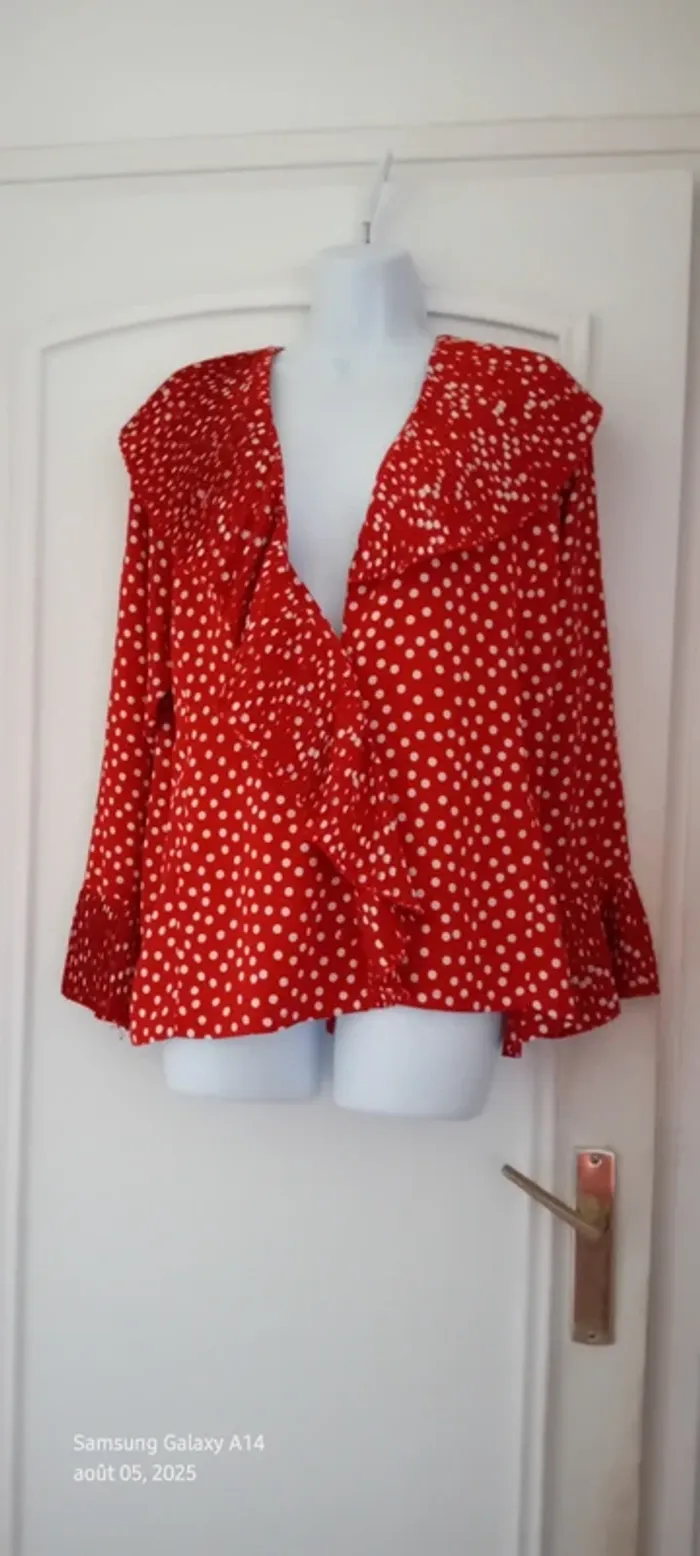 Blouse fluide à pois avec volants plissés manches longues pagodes rouge femme 40 flanelle Paris - photo numéro 12