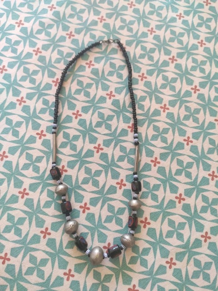 Collier perle argenté noir Burkina Faso - photo numéro 5
