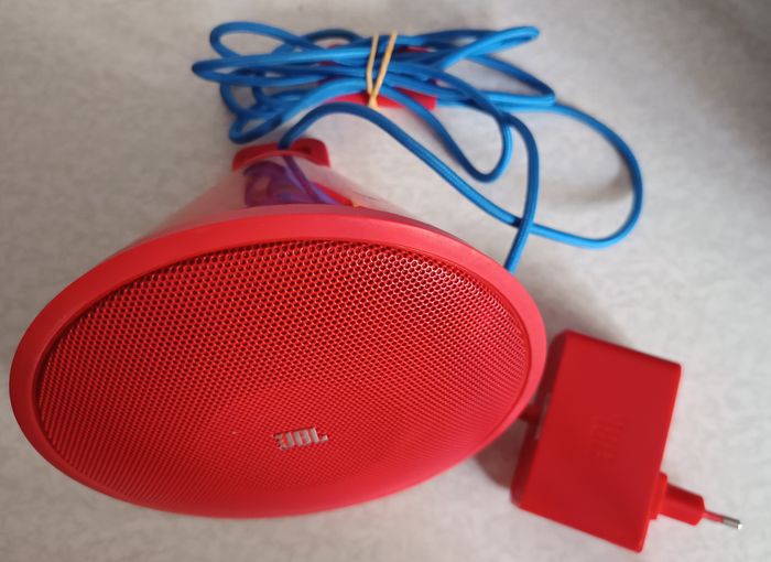 JBL Spark Rouge Enceinte Stéréo Sans Fil Bluetooth + Crochet + adaptateur prise - photo numéro 3