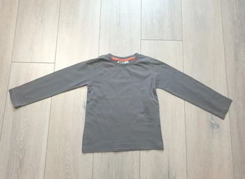 Maillot manche longue gris. Garçon 5 ans. Marque Nky
