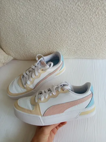 Paire de baskets sneakers Puma Skye pointure 38,5