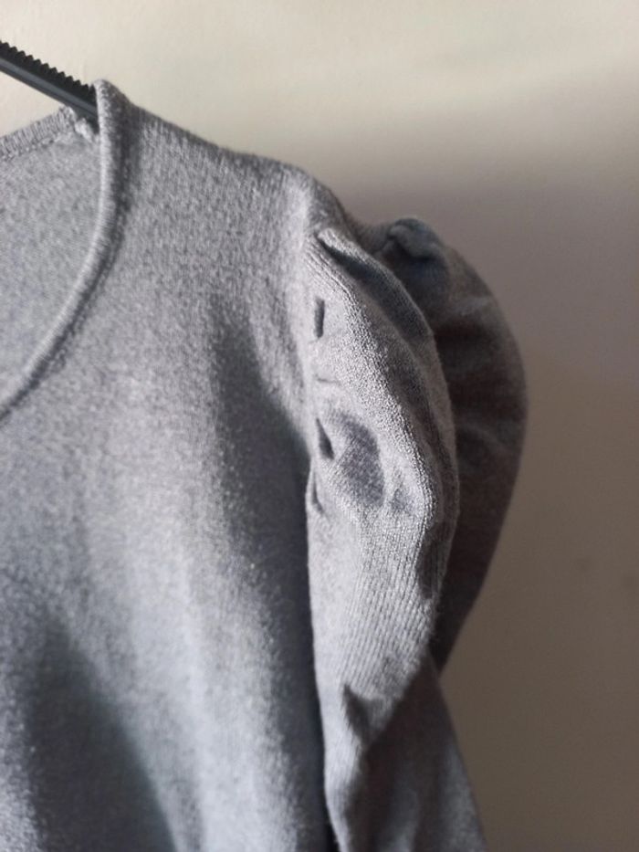 Pull gris manches bouffantes en haut - photo numéro 3