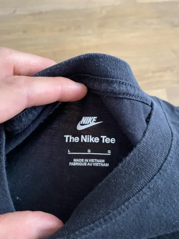 Tee-shirt Nike “The Nike Tee” Taille L – Noir iconique & logo blanc - photo numéro 5