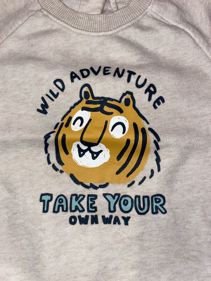 Sweat beige motif tigre taille 9 mois - photo numéro 3