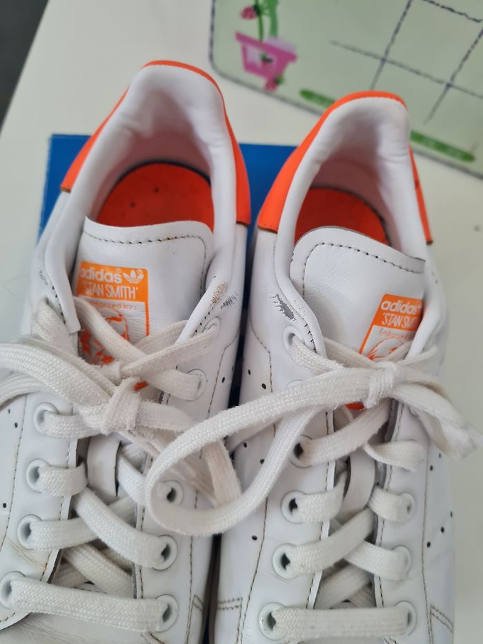 Adidas stansmith blanche et orange fluo - photo numéro 3
