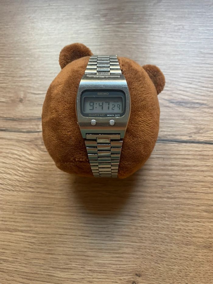 Montre LCD - Seiko - 1976 - 1977 - 0439-5007 - Vintage - photo numéro 2