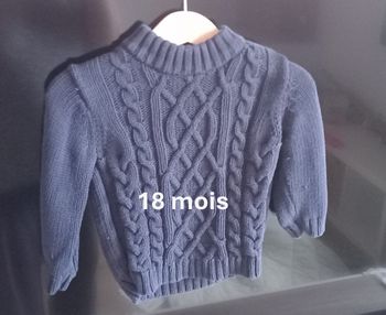 Pull torsadé marine