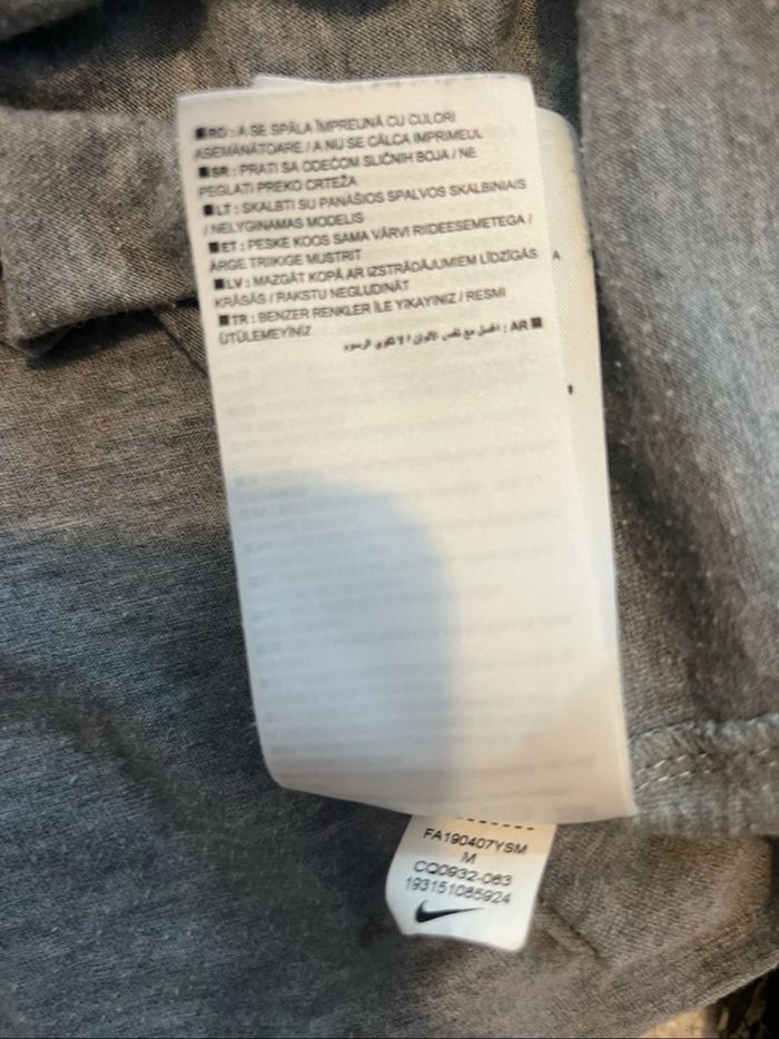 T shirt gris Nike - photo numéro 7