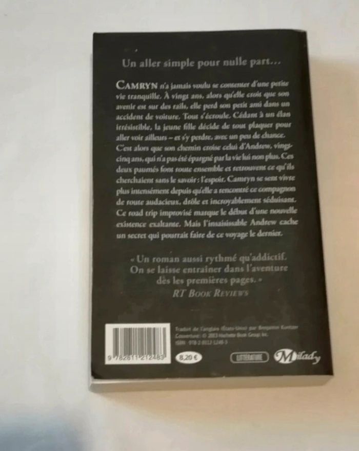 Livre loin de tout - photo numéro 2