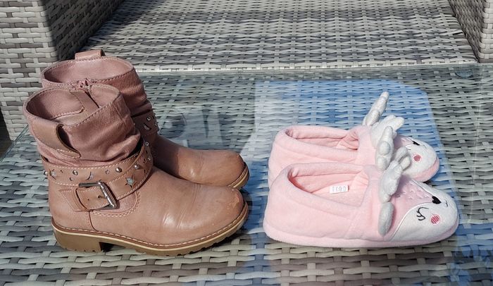1 paire de bottine et 1 paire de chausson - photo numéro 2