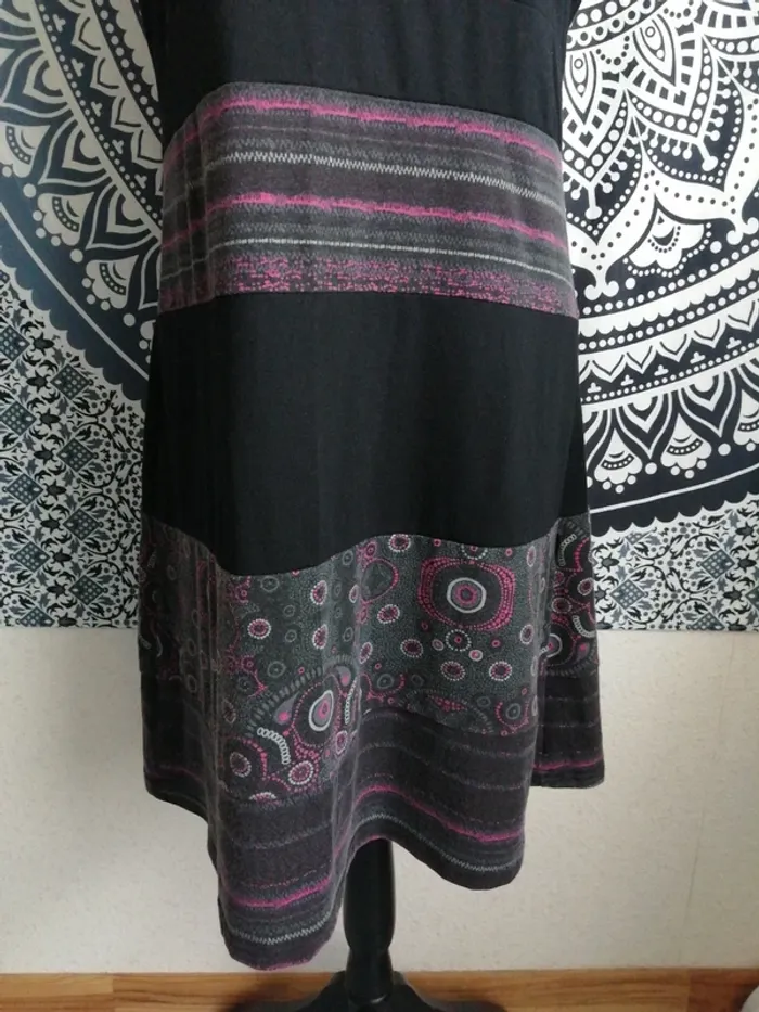 Robe noire sans manches motifs géométrique col style asiatique / coline / (XL) - photo numéro 4