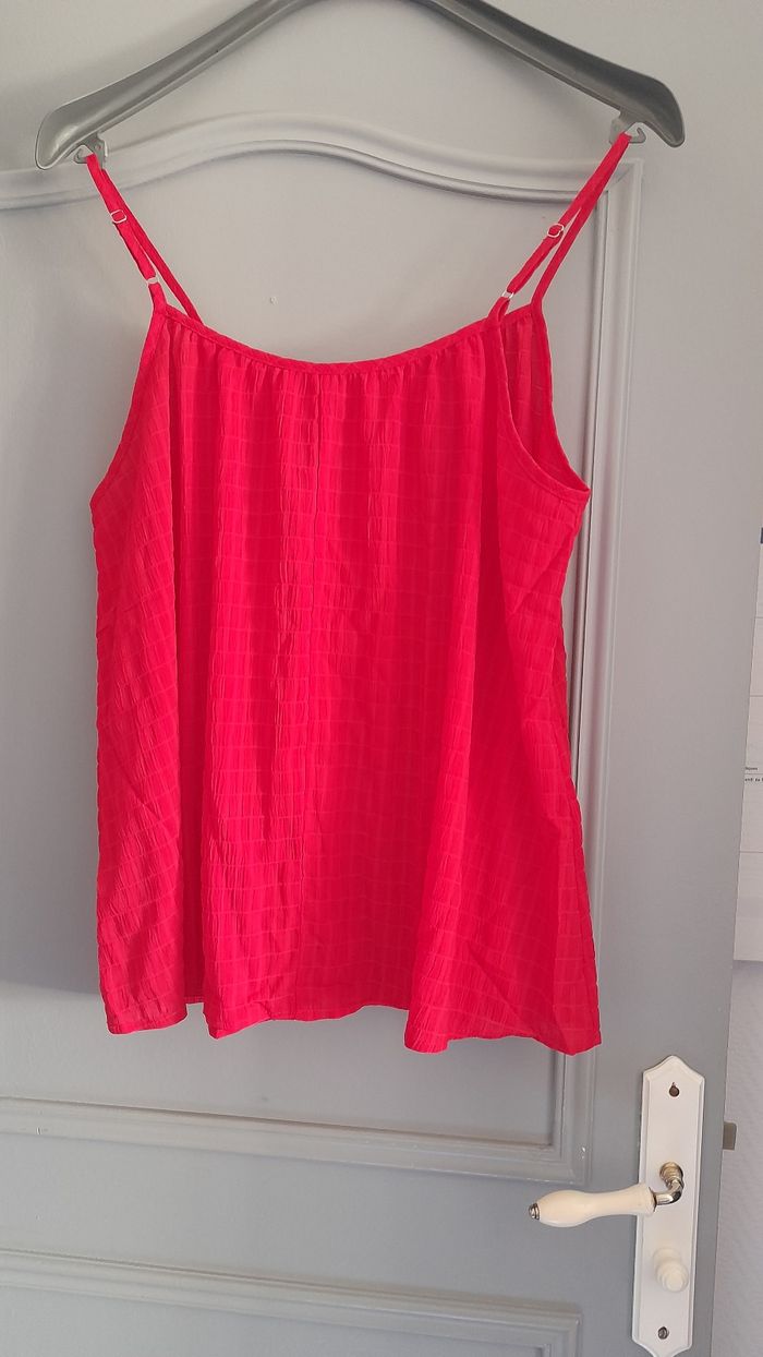 Tee-shirt à  bretelles rouge - photo numéro 8