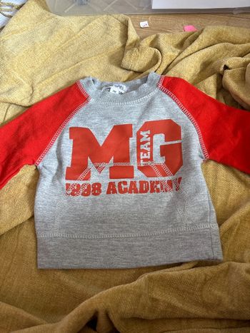 Pull rouge