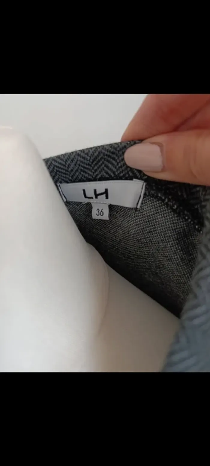 Robe courte LH grise taille 36 automne hiver - photo numéro 2