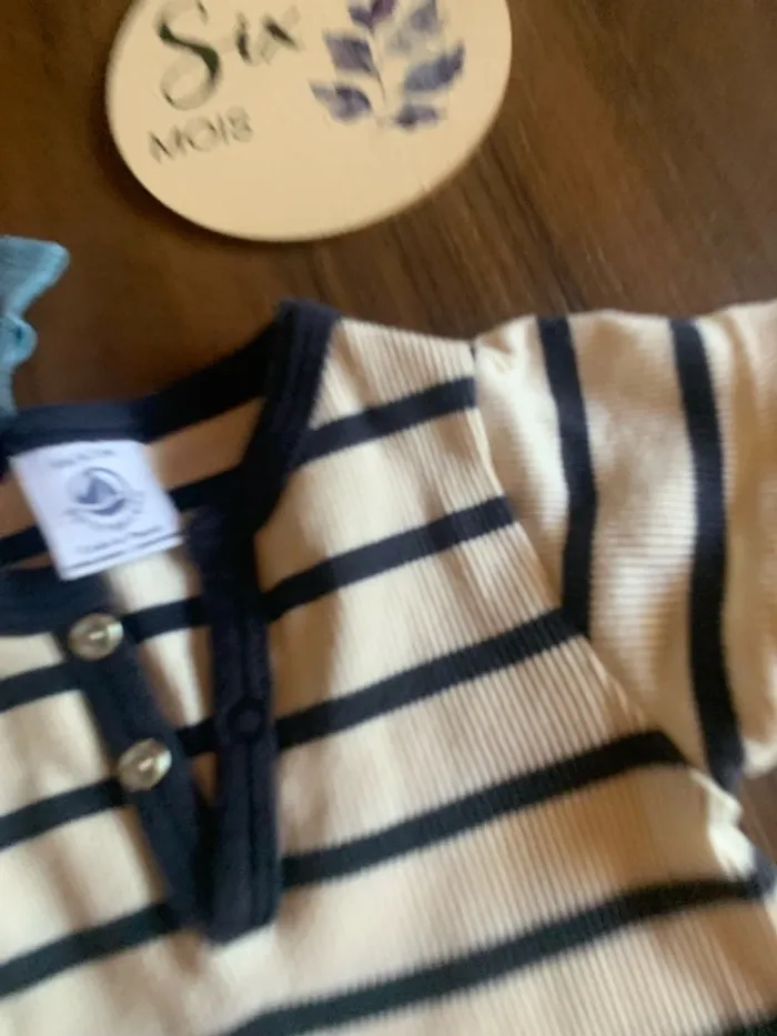Lot bodies Petit Bateau 6 mois - photo numéro 2