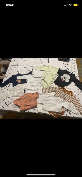 Lot 11 body garçon 1 mois