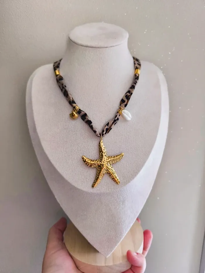 Collier motif léopard avec étoile de mer dorée - photo numéro 2