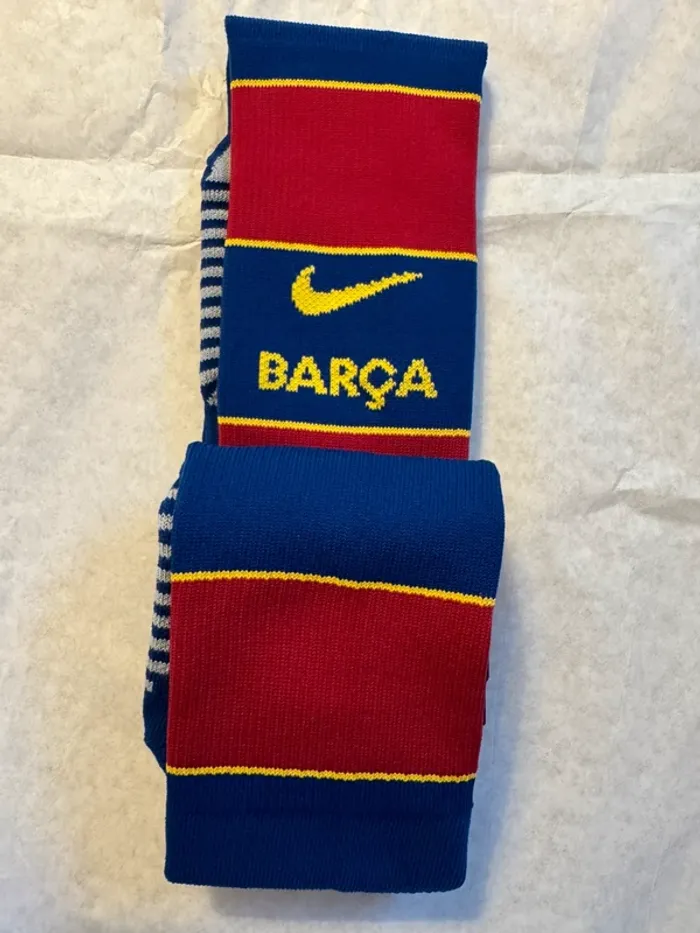 Chaussettes de foot Nike équipe FC Barcelone taille 31/ 35 authentique neuf - photo numéro 3
