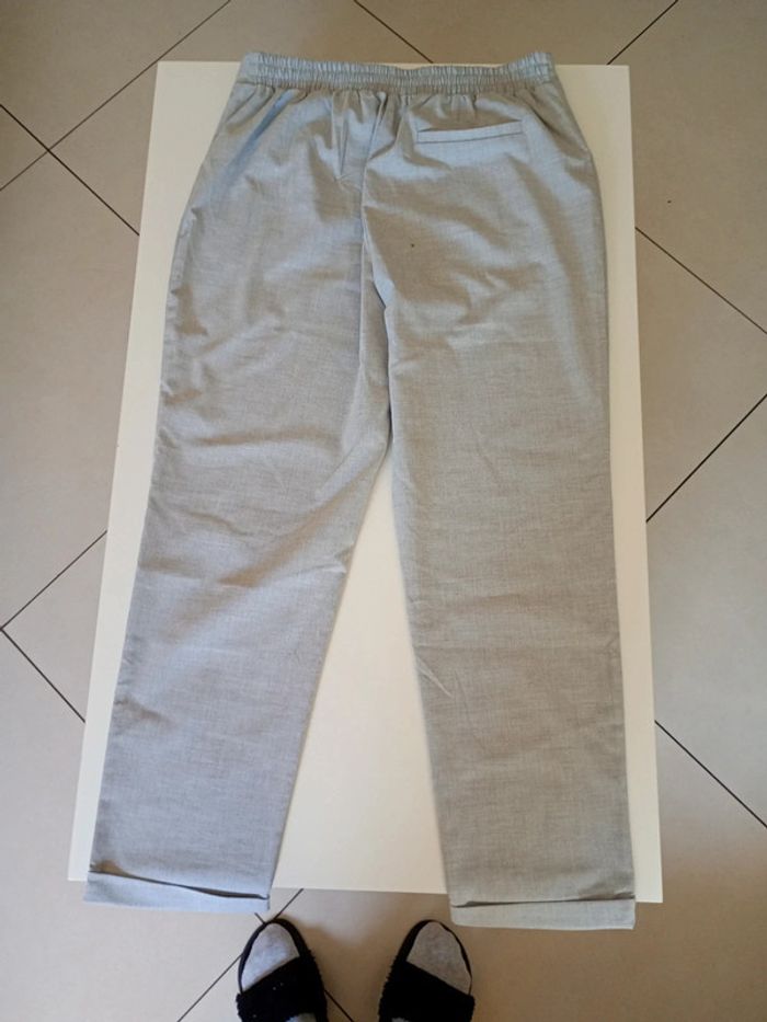 Pantalon gris - photo numéro 3