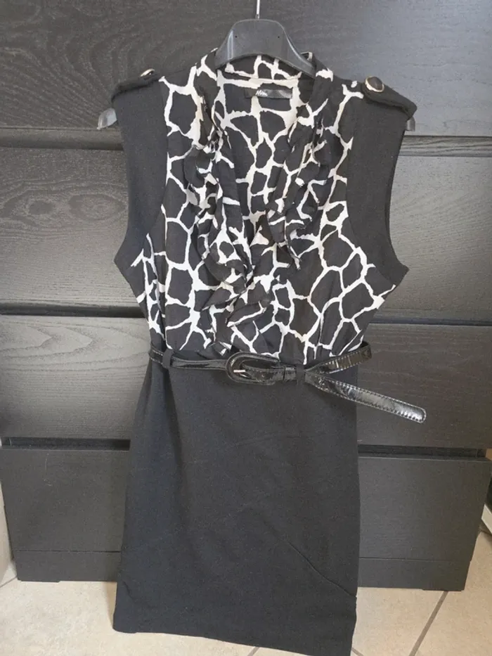 robe noire et blanche Mim
