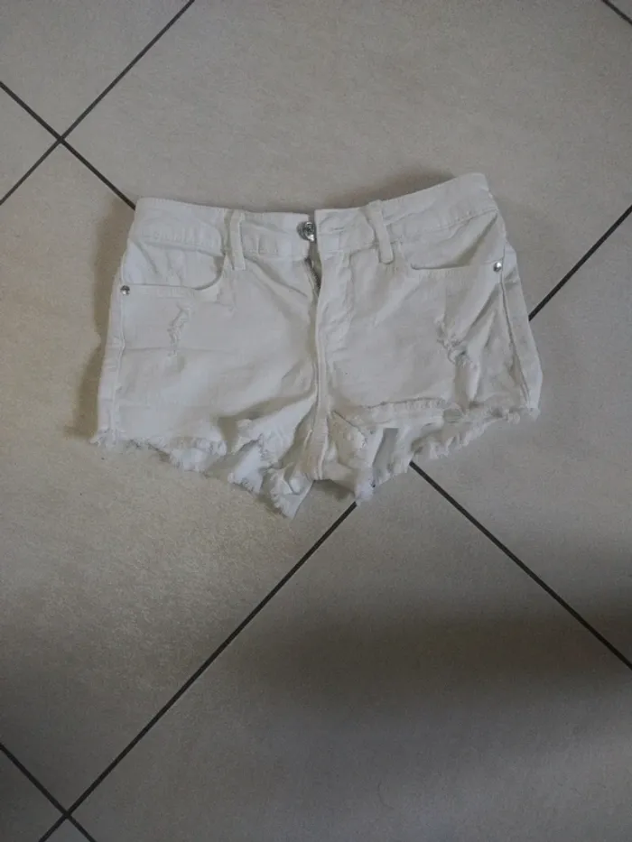 Short court jeans blanc Pimkie taille 34