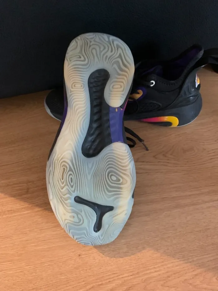 Baskets Los Angeles Lakers - photo numéro 5