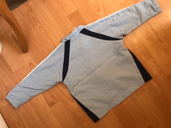 Belle veste de jogging Adidas bleue T. 3 ans TBE - photo numéro 2