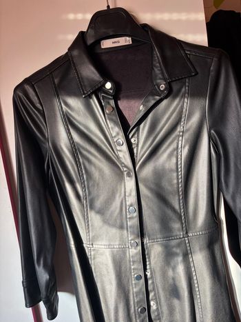 Robe noir simili cuir Mango 