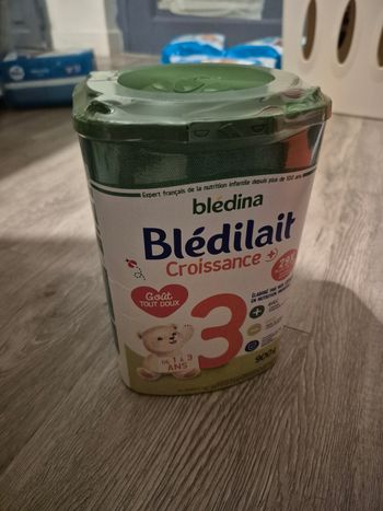 Boîte de lait 3eme age neuf bledina 