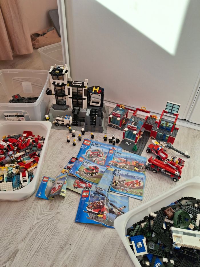 Méga lot LEGO City – Police & Pompiers – Bâtiments, véhicules & figurines