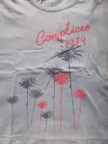 Tee shirt bleu clair motif palmiers