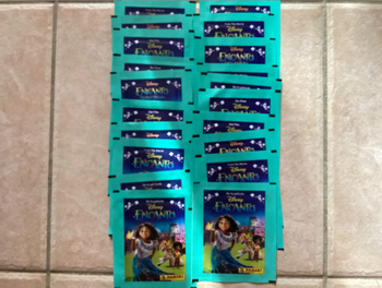 Panini Disney - Encanto la Fantastique famille Madrigal - 20 Pochettes neuves