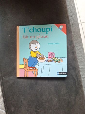 Tchoupi fait un gâteau