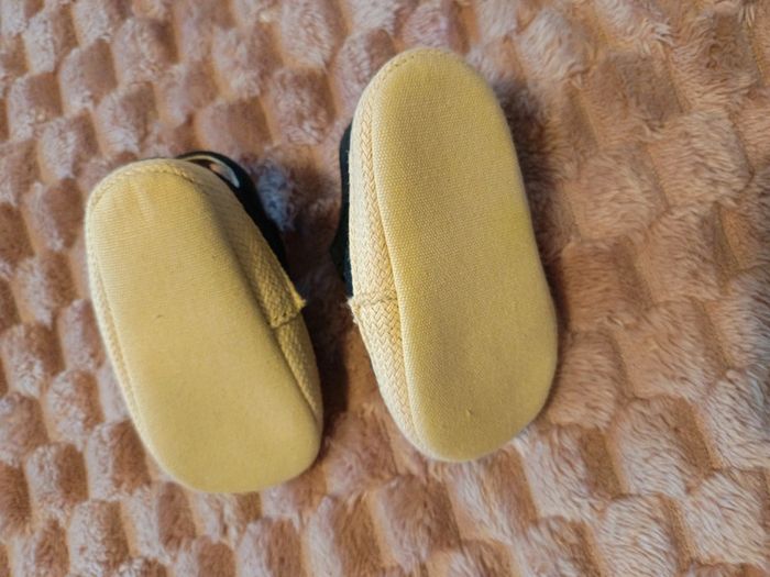 Sandale bébé Kiabi 6/9m neuve - photo numéro 3