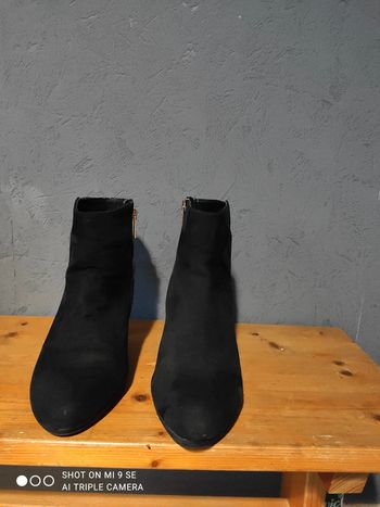 Jolies bottines noires pointure 40 bon état
