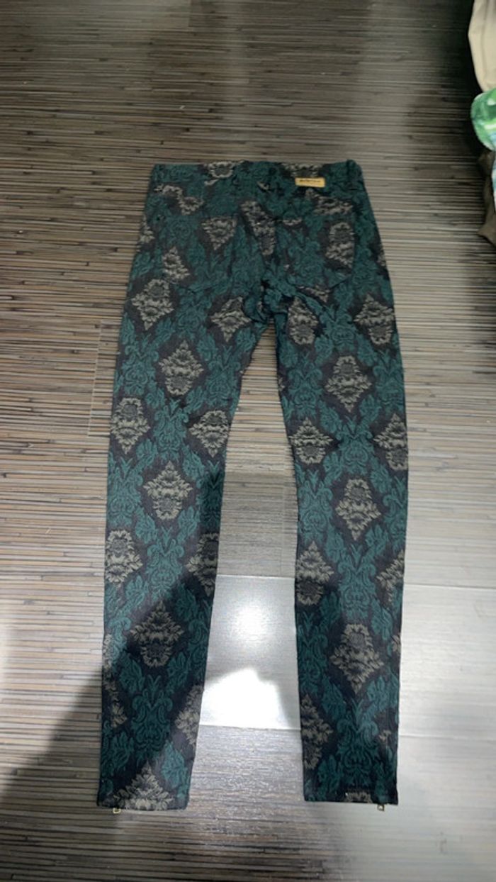 Pantalon Jeckerson imprimé baroque – Taille 36 / US 26 Neuf avec étiquette - photo numéro 7