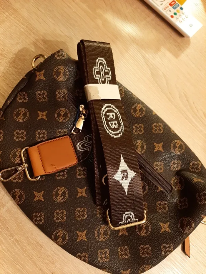 Sac banane tendance à bandoulière - photo numéro 4