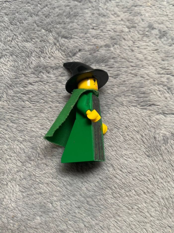 Minifigure lego Harry Potter Chamber of Secrets Professor Minerva McGonagall Green Robe and Cape - photo numéro 4