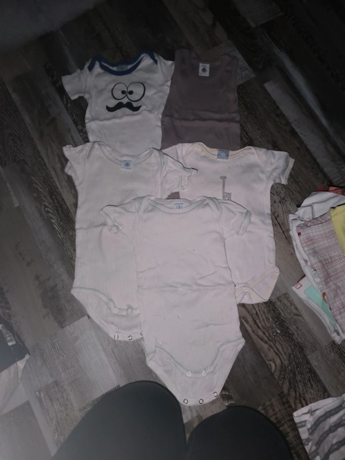 5 bodys manches courtes 6 mois