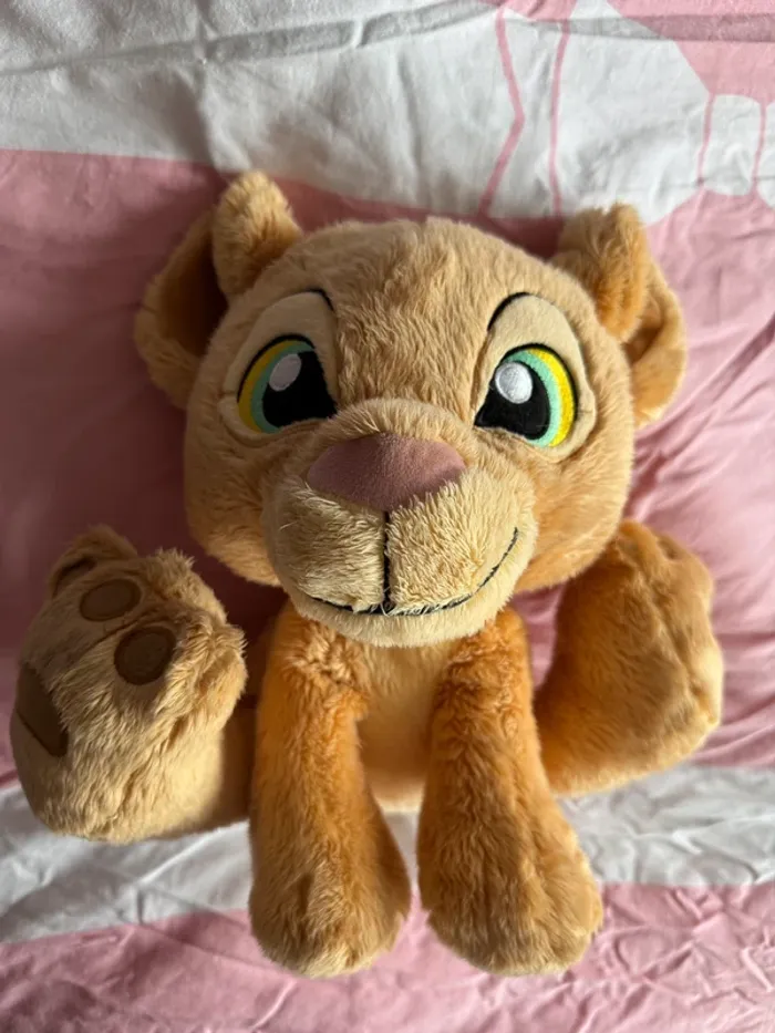 Peluche big feet Nala