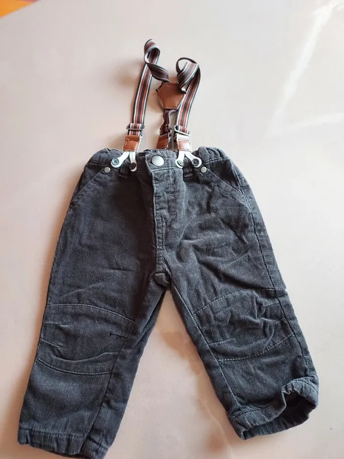 pantalon salopette à bretelles 9 mois "kiabi"